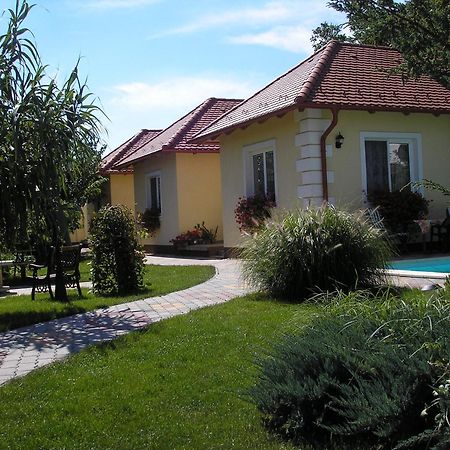 Kaktuszvirag Apartmanhaz Hajduszoboszlo Bagian luar foto