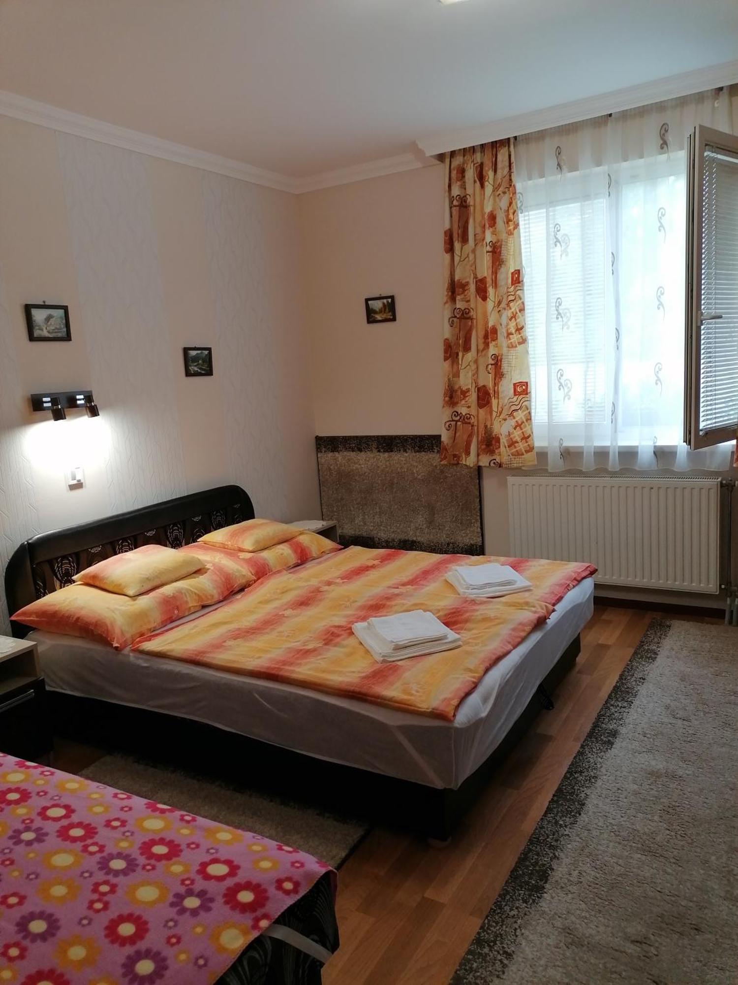 Kaktuszvirag Apartmanhaz Hajduszoboszlo Bagian luar foto