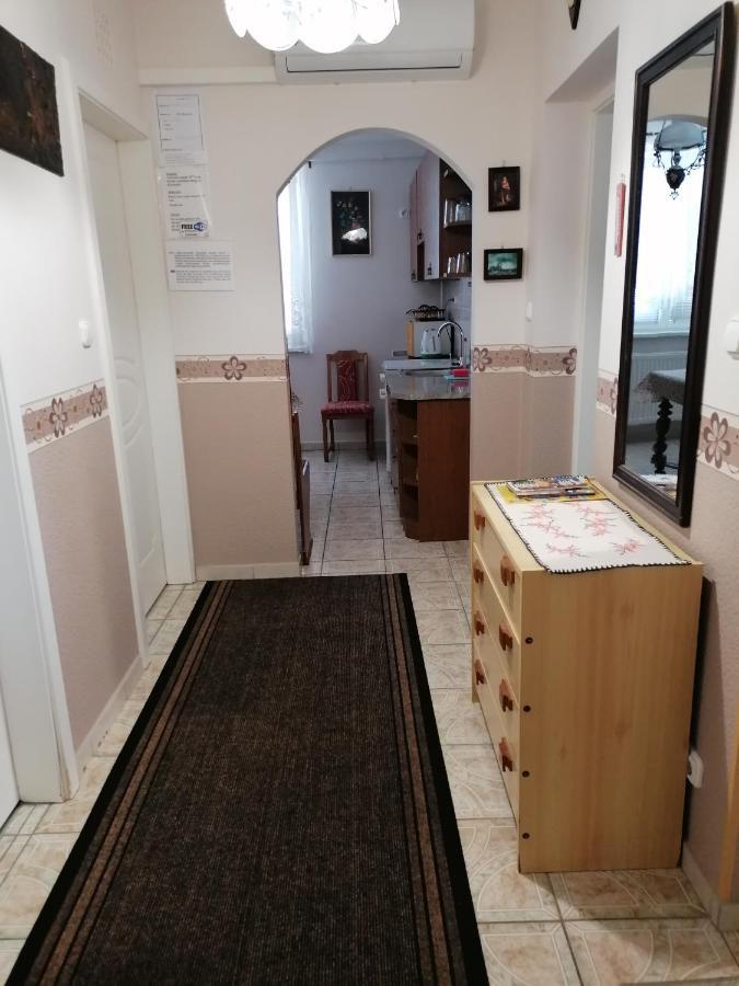 Kaktuszvirag Apartmanhaz Hajduszoboszlo Bagian luar foto